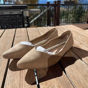 JF Amanda Pointed Toe Flats